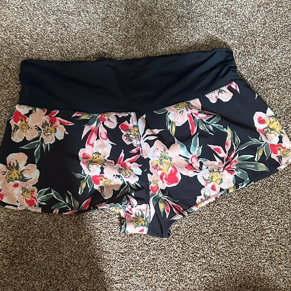 Roxy Floral Swim Board Shorts - Black and Pink - Picture 4 of 4